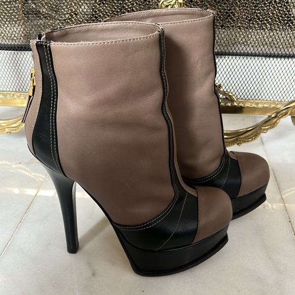 FENDI Fendista Taupe & Black Leather Platform Ankle Boots, Size 35 - Picture 13 of 16